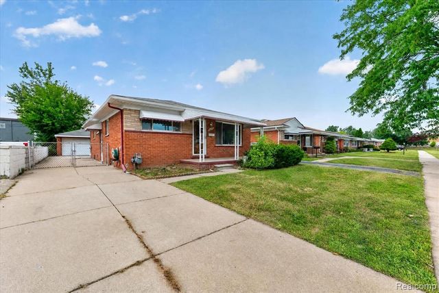 8847 Woodbine, Redford, MI 48239