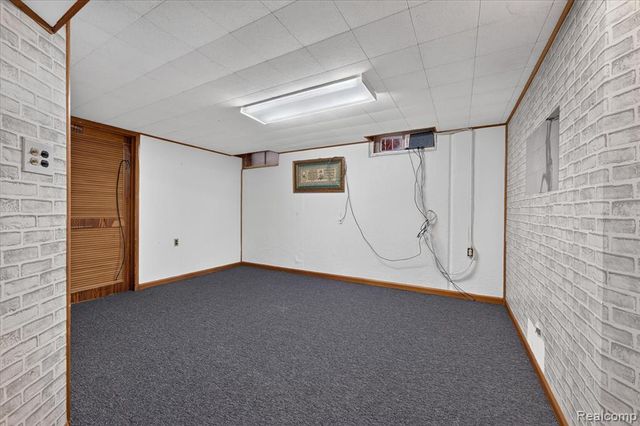 8847 Woodbine, Redford, MI 48239