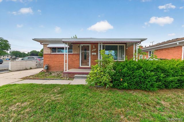 8847 Woodbine, Redford, MI 48239