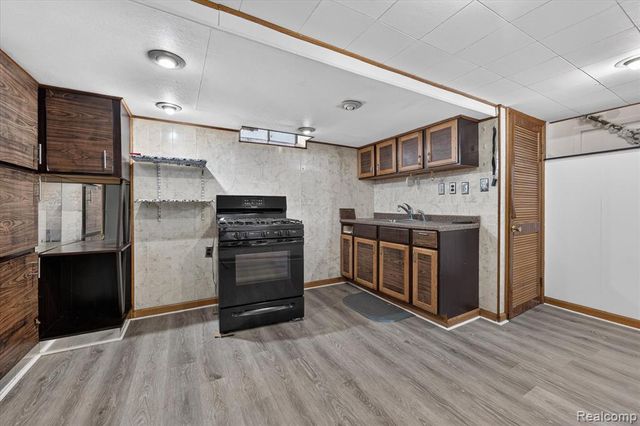 8847 Woodbine, Redford, MI 48239