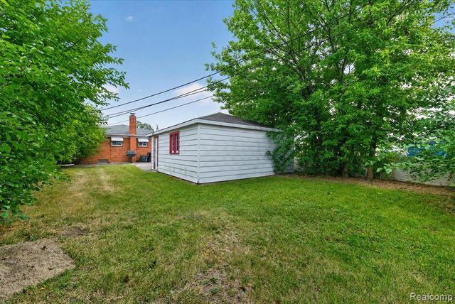 8847 Woodbine, Redford, MI 48239