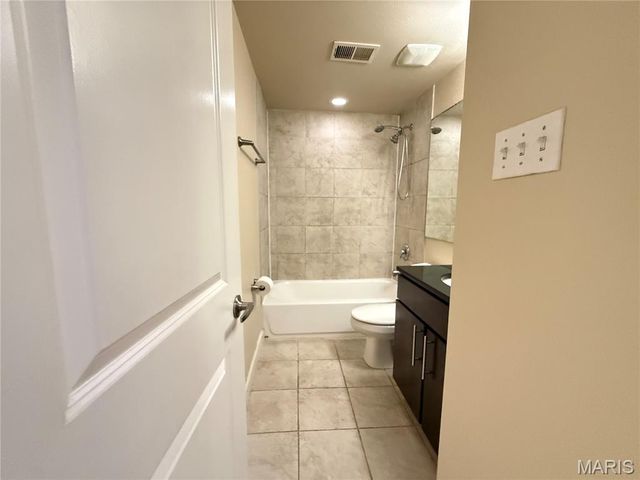5621 Pershing Avenue 13, St Louis, MO 63112