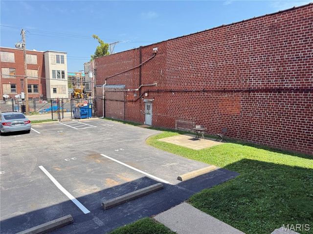 5621 Pershing Avenue 13, St Louis, MO 63112
