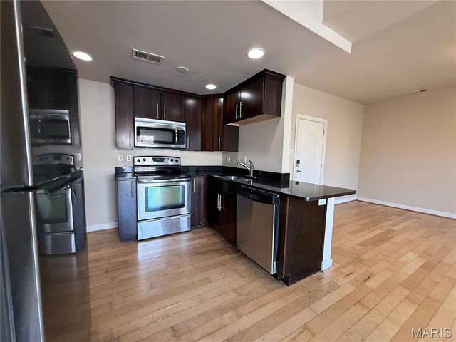 5621 Pershing Avenue 13, St Louis, MO 63112