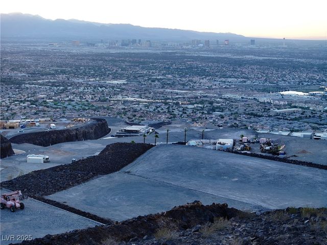 555 Grand Rim Drive, Henderson, NV 89012