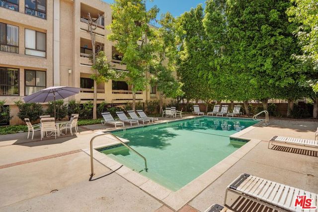 15231 Magnolia Boulevard 114, Sherman Oaks, CA 91403