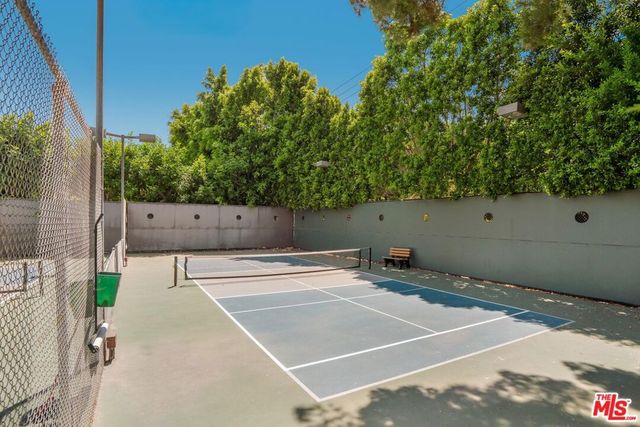 15231 Magnolia Boulevard 114, Sherman Oaks, CA 91403