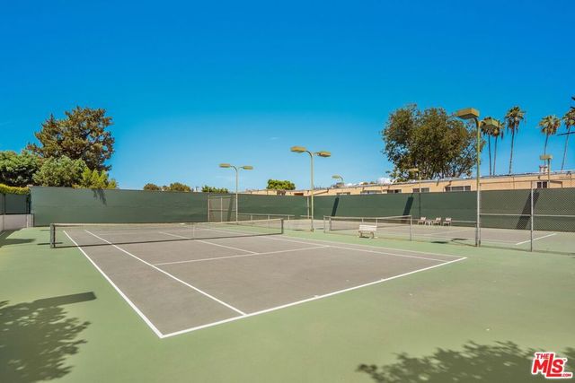 15231 Magnolia Boulevard 114, Sherman Oaks, CA 91403