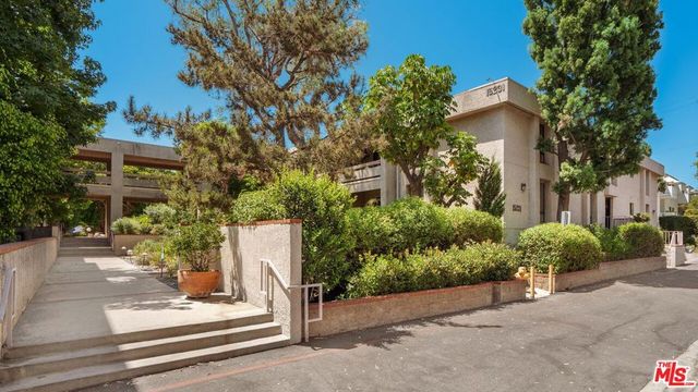 15231 Magnolia Boulevard 114, Sherman Oaks, CA 91403
