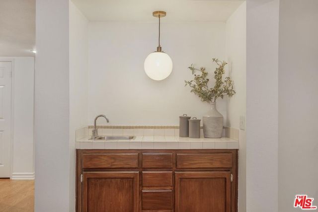 15231 Magnolia Boulevard 114, Sherman Oaks, CA 91403
