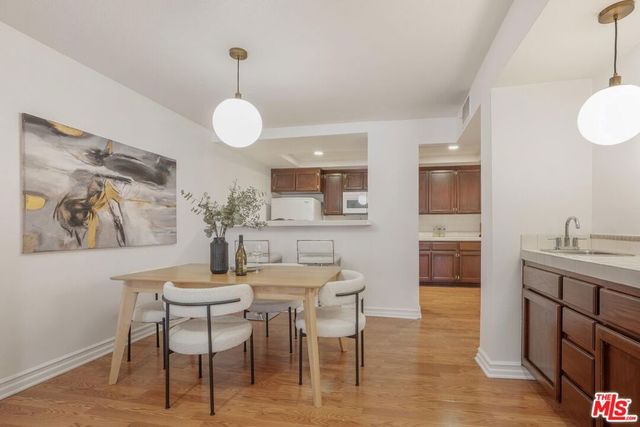 15231 Magnolia Boulevard 114, Sherman Oaks, CA 91403