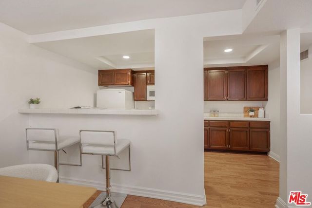 15231 Magnolia Boulevard 114, Sherman Oaks, CA 91403