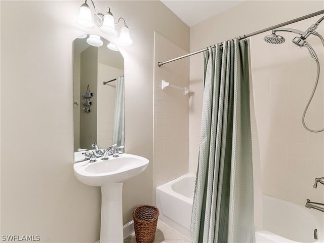 9540 Cypress Hammock CIR 101, Estero, FL 34135