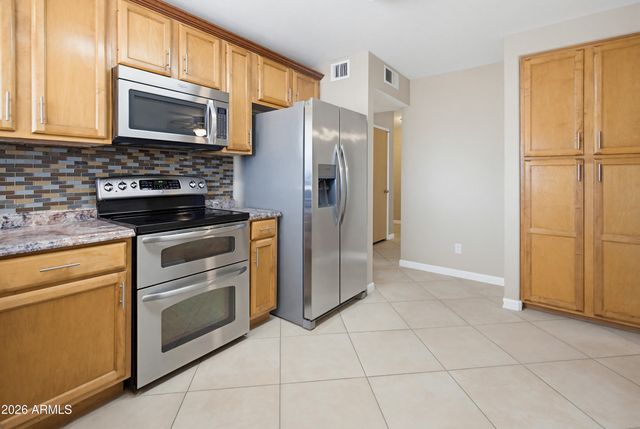 11002 W CONNECTICUT Avenue, Sun City, AZ 85351