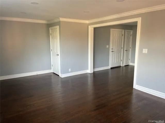 14 Linden Street, Great Neck, NY 11021