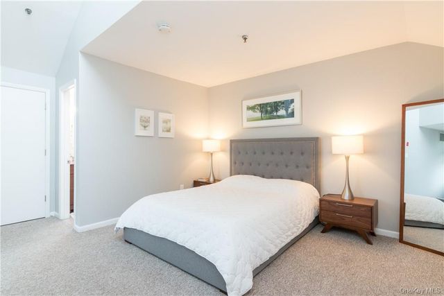 100 Chatterton Avenue 4, White Plains, NY 10606