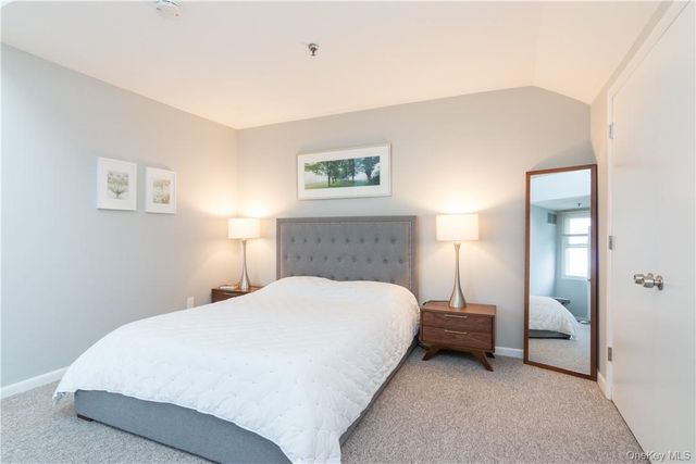 100 Chatterton Avenue 4, White Plains, NY 10606