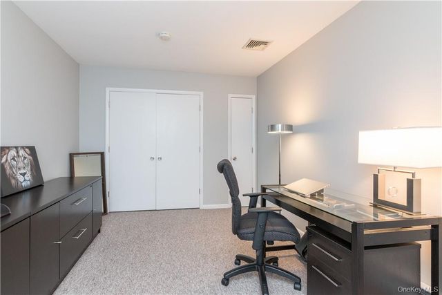 100 Chatterton Avenue 4, White Plains, NY 10606