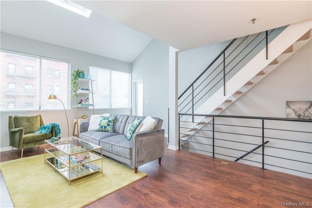100 Chatterton Avenue 4, White Plains, NY 10606