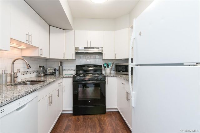 100 Chatterton Avenue 4, White Plains, NY 10606