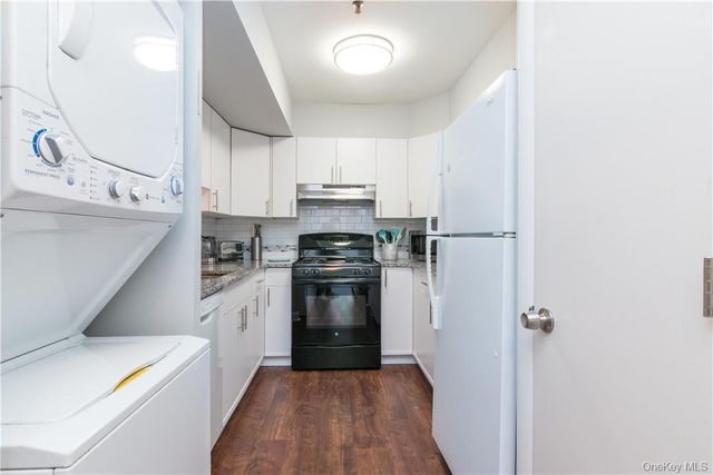 100 Chatterton Avenue 4, White Plains, NY 10606