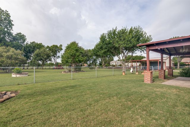 6630 Meadow Ridge Circle, Nevada, TX 75173