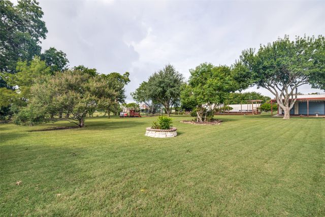 6630 Meadow Ridge Circle, Nevada, TX 75173