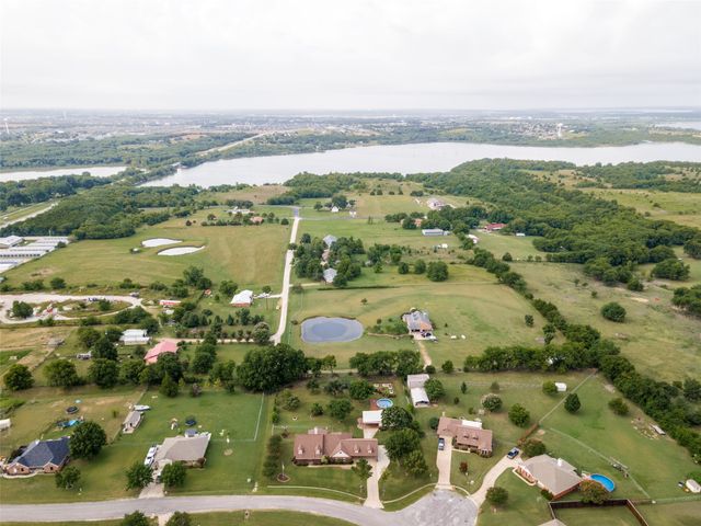 6630 Meadow Ridge Circle, Nevada, TX 75173