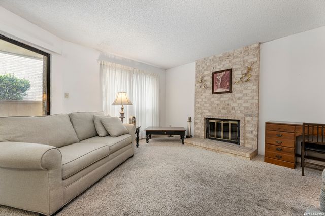 11843 Braesview Apt 913, San Antonio, TX 78213