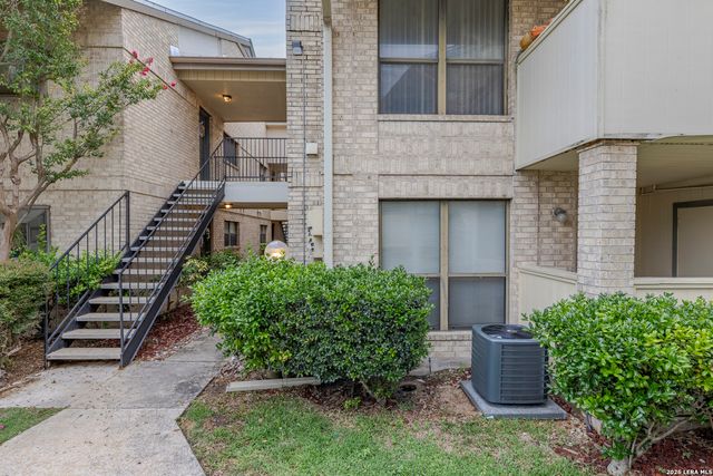 11843 Braesview Apt 913, San Antonio, TX 78213