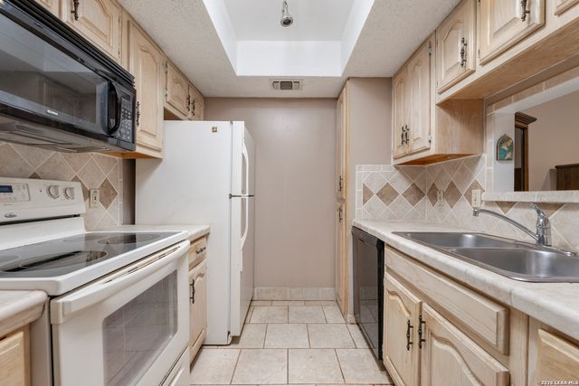11843 Braesview Apt 913, San Antonio, TX 78213