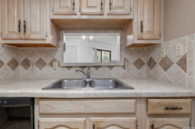 11843 Braesview Apt 913, San Antonio, TX 78213