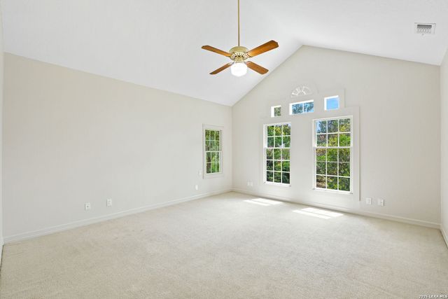 15 Granburg Cir, San Antonio, TX 78218
