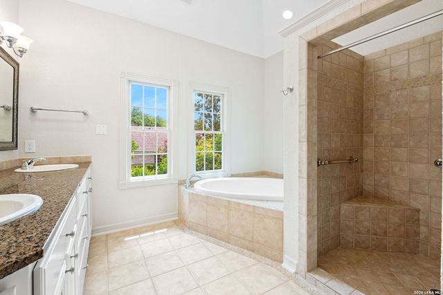 15 Granburg Cir, San Antonio, TX 78218
