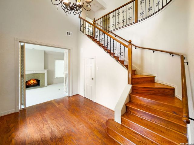 15 Granburg Cir, San Antonio, TX 78218