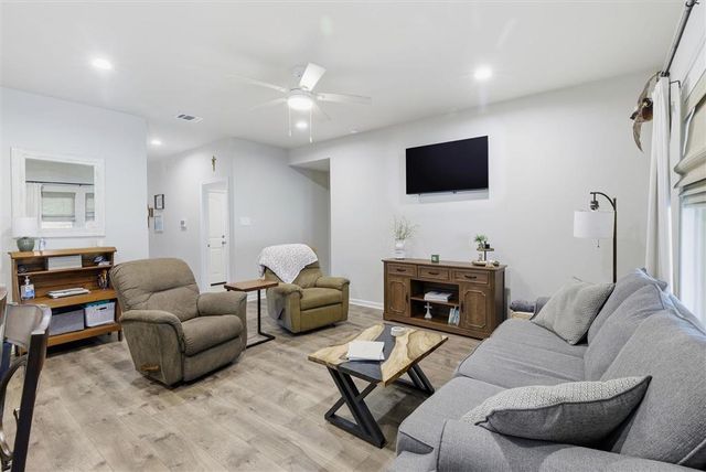 8104 Kelsey Ln Lane, Iowa, LA 70647