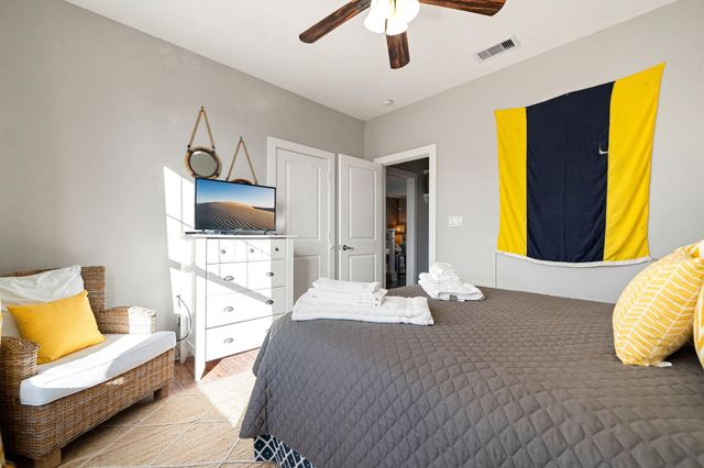 4223 King Rail Circle, Galveston, TX 77554