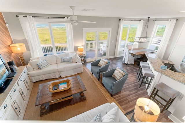 4223 King Rail Circle, Galveston, TX 77554