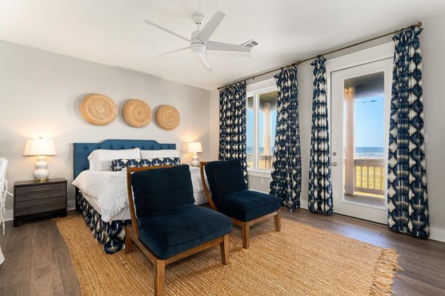 4223 King Rail Circle, Galveston, TX 77554