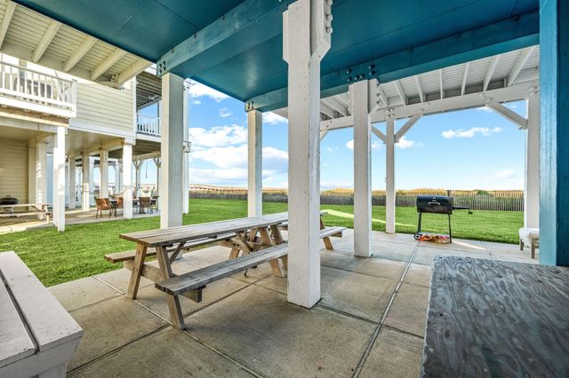 4223 King Rail Circle, Galveston, TX 77554