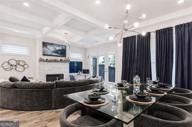 120 Via Roma, Woodstock, GA 30188