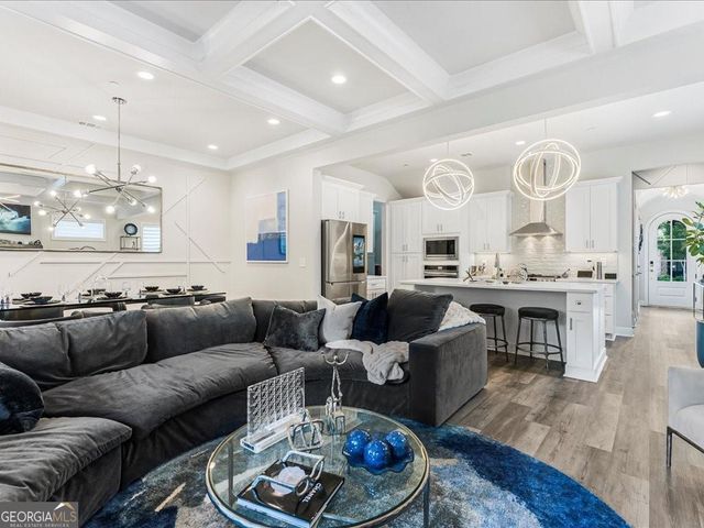 120 Via Roma, Woodstock, GA 30188