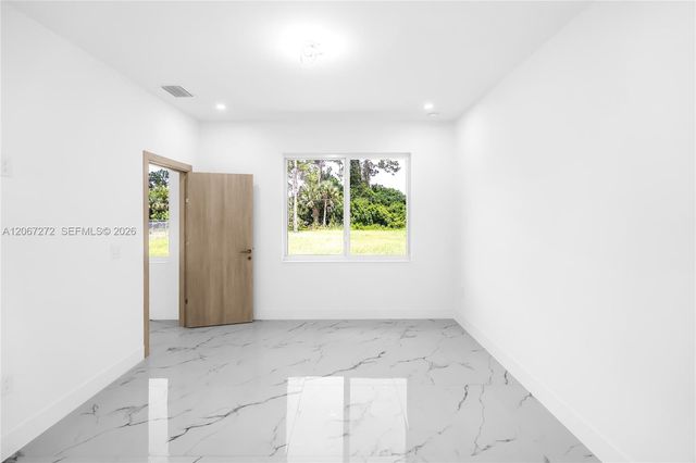 718 718 Robert Avenue, Lehigh Acres, FL 33936