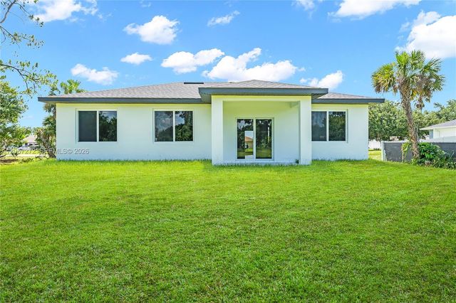 718 718 Robert Avenue, Lehigh Acres, FL 33936