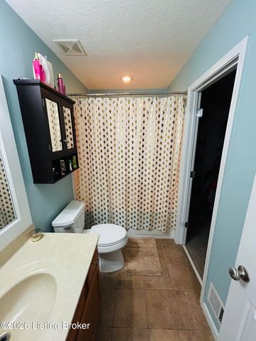 7705 Kenbrook Pl, Louisville, KY 40258