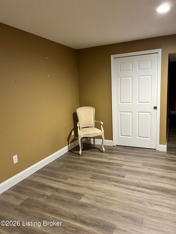 7705 Kenbrook Pl, Louisville, KY 40258