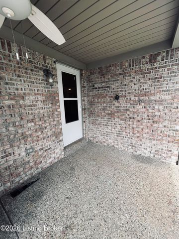 7705 Kenbrook Pl, Louisville, KY 40258