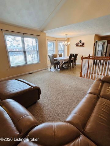 7705 Kenbrook Pl, Louisville, KY 40258