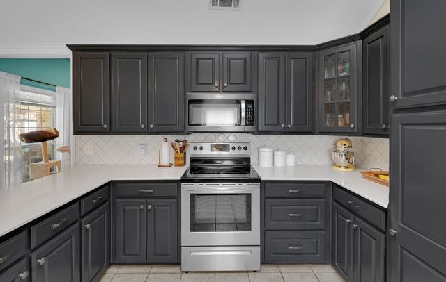 1060 Cheyenne Trail, Hewitt, TX 76643