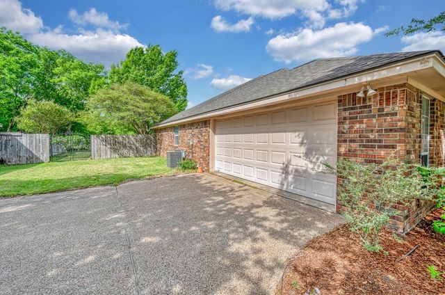 1060 Cheyenne Trail, Hewitt, TX 76643